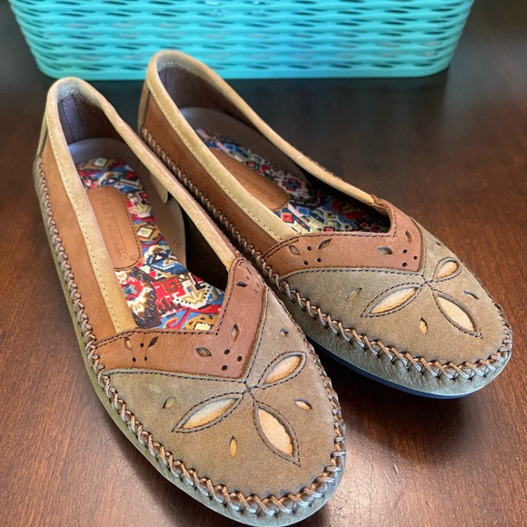 Hush Puppies Shoes - NWOT Hush Puppies Easy Time Slip On Women's Shoe